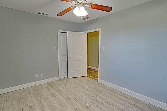 Building Photo - 10720 FM1385