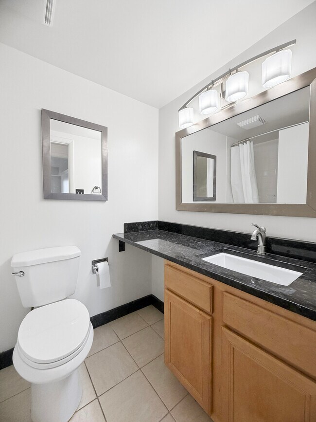 Building Photo - 6340 Americana Dr