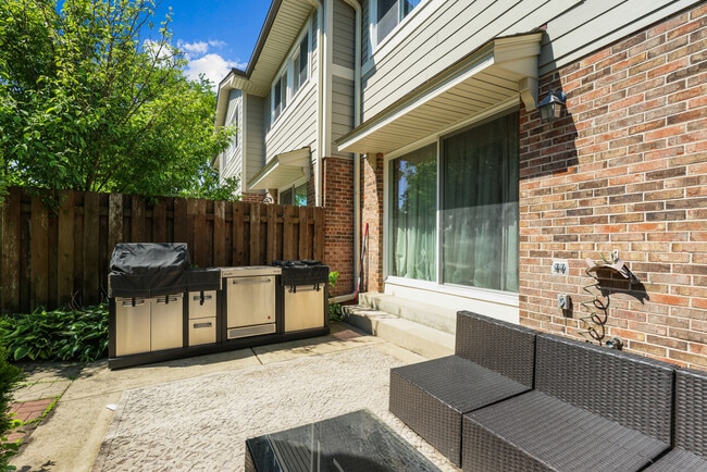 Building Photo - 409 Mallard Dr