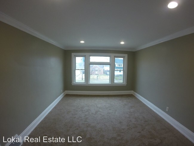 Building Photo - 13940 San Diego Ave