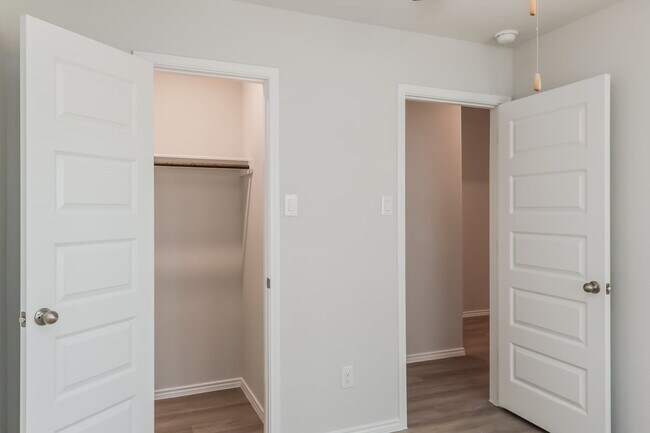 Building Photo - 24726 Linaria Dr