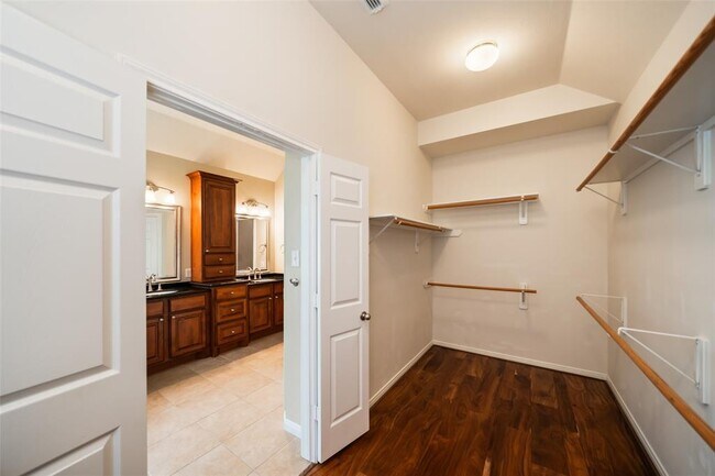 Building Photo - 10 Dove Trace Cir