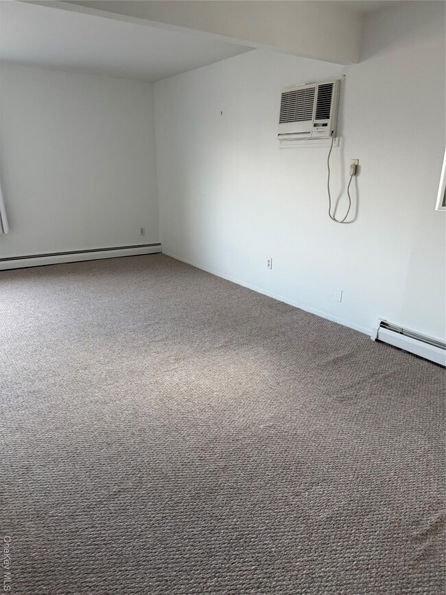 Building Photo - 194 Quebec Rd