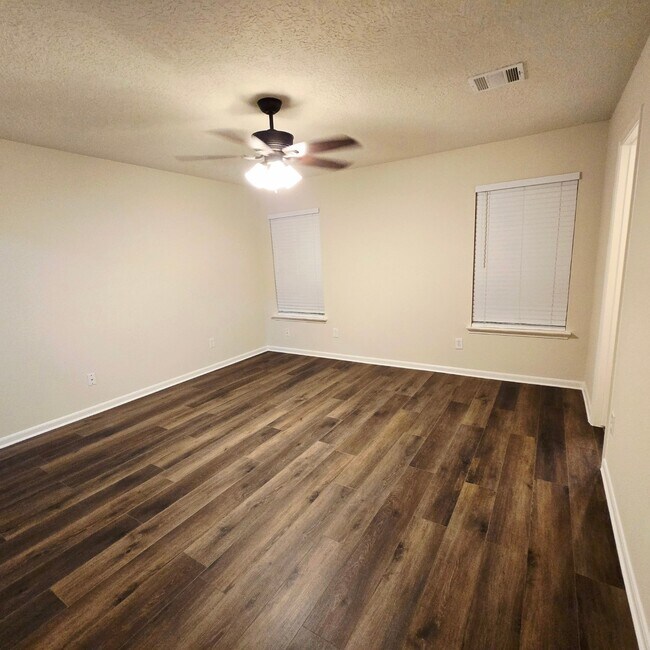 Building Photo - 22234 Orchard Dale Dr