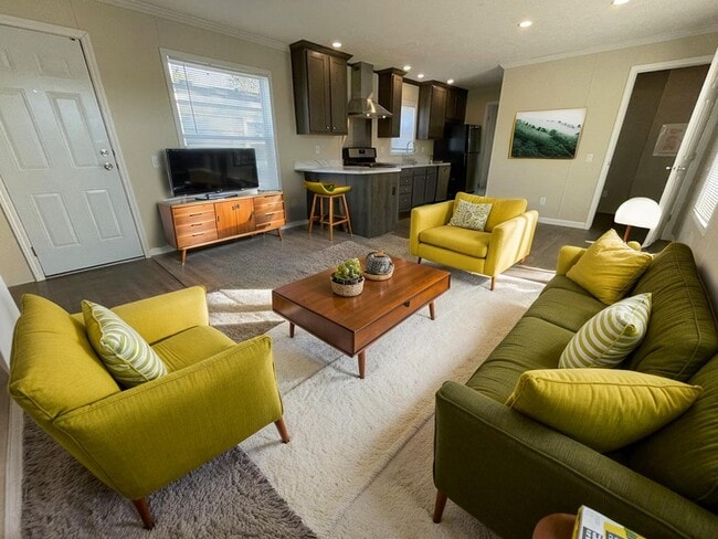 Building Photo - 38054 Versailles St