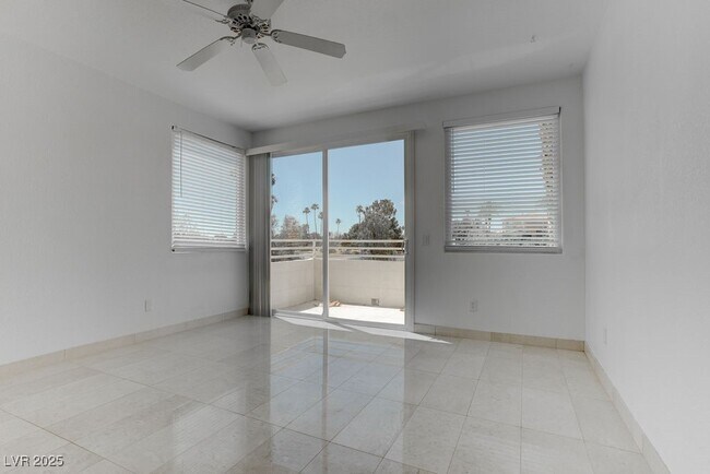 Building Photo - 8953 Diamond Falls Dr