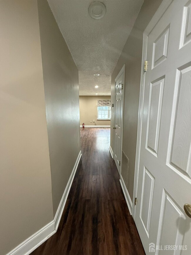 Building Photo - 88 Sapphire Ln