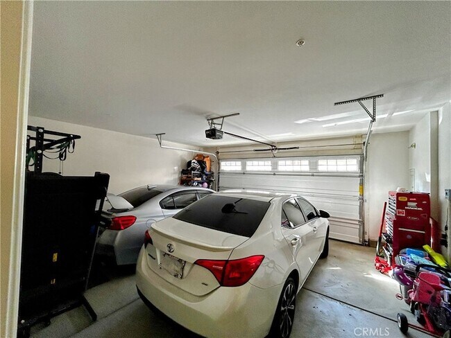 Building Photo - 631 S Brampton Ave