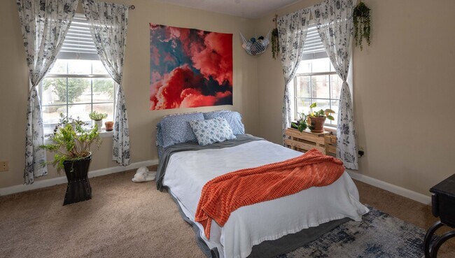 Building Photo - Hardy Manor Apartment Homes