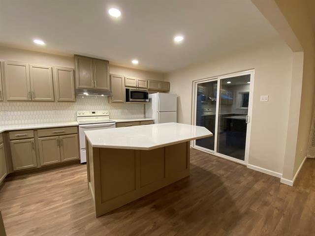 Building Photo - 712 Wedgegate Dr