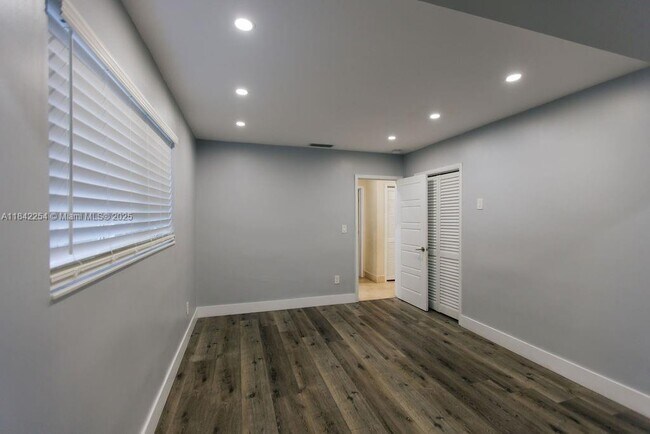 Building Photo - 8943 SW 25th St