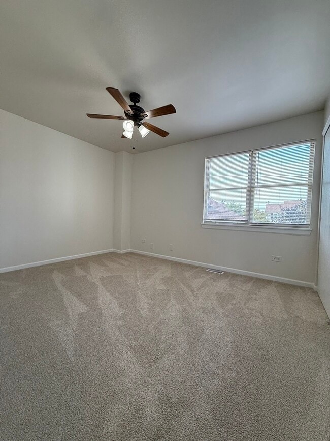 Building Photo - 7825 Darien Lakes Dr