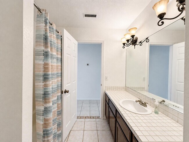 Building Photo - 68412 Descanso Cir