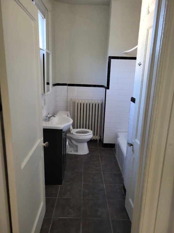 Building Photo - 429 S 51st St