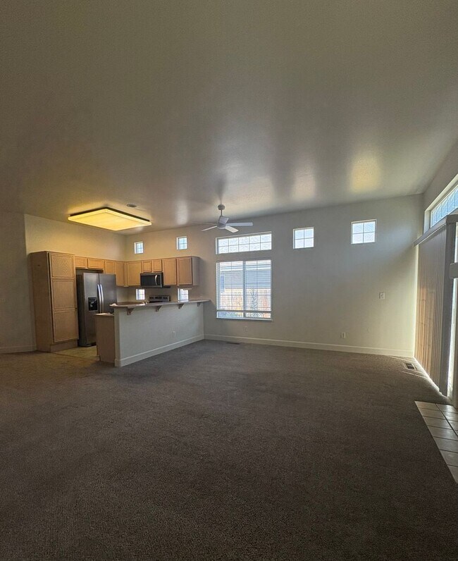 Building Photo - Move in ready North Carson