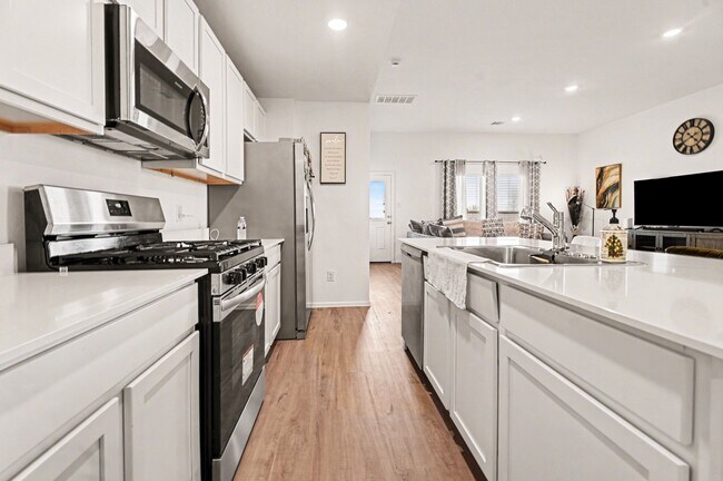 Building Photo - 9502 Brookside Point Dr