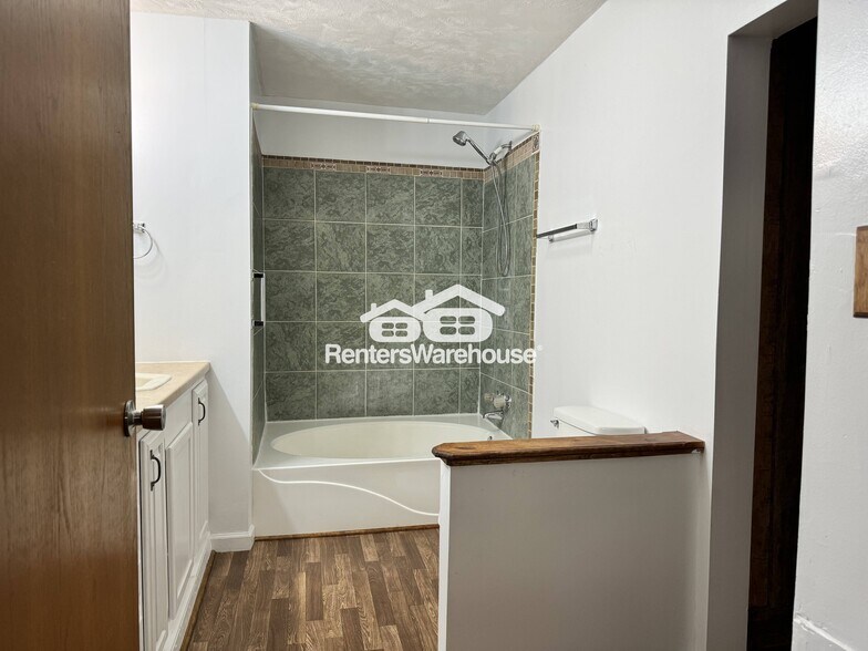 Building Photo - 227 E Marceau St