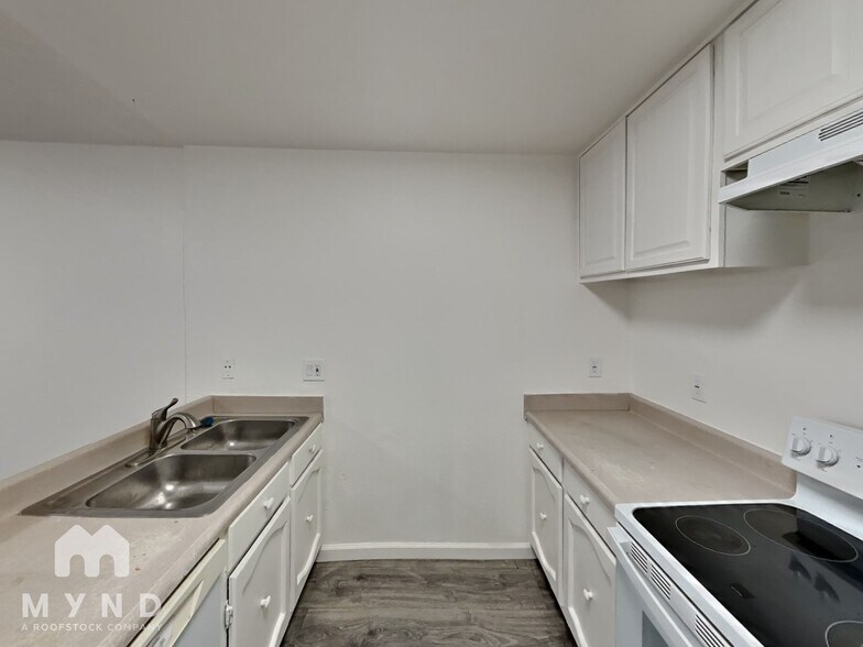 Building Photo - 6290 Bancroft Ave