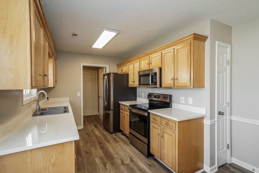 Building Photo - 7017 Steen Blvd