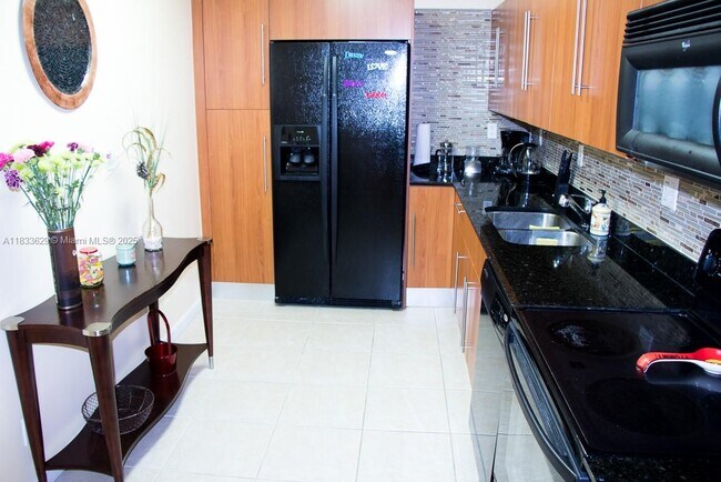 Building Photo - 3001 S Ocean Dr