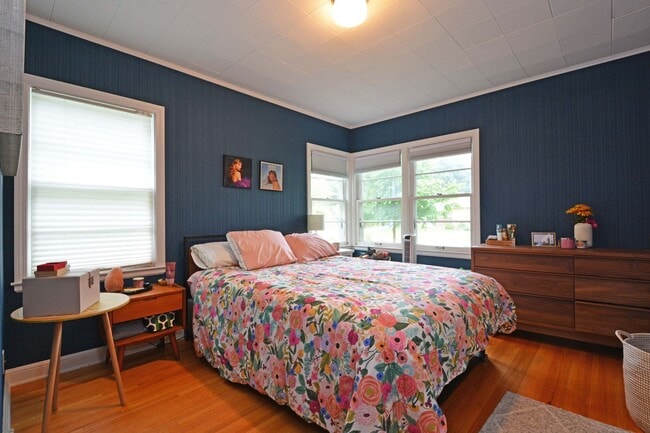 Building Photo - Mid-Century Charm and Comfort with a Sauna!