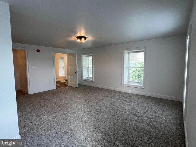 Building Photo - 8358 Woodville Rd