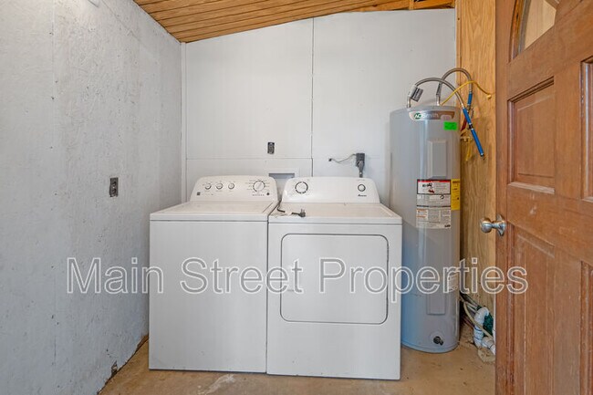 Building Photo - 118 Czar Ln