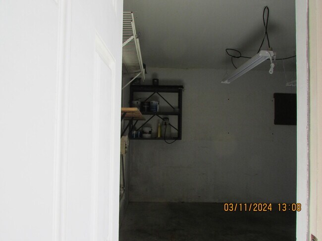 Building Photo - 1128 Mary Joye Ave