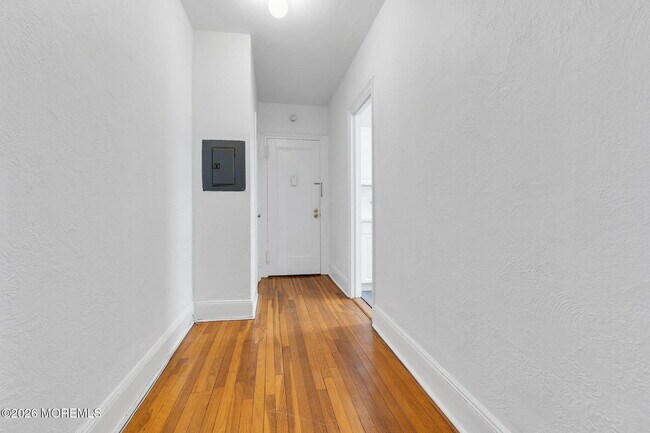 Building Photo - 400 Deal Lake Dr