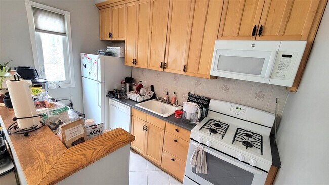 Building Photo - 97 Hancock St