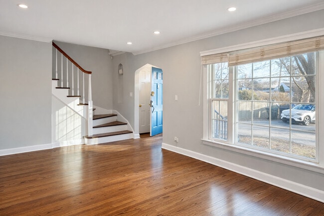 Building Photo - 2727 Elgin Rd