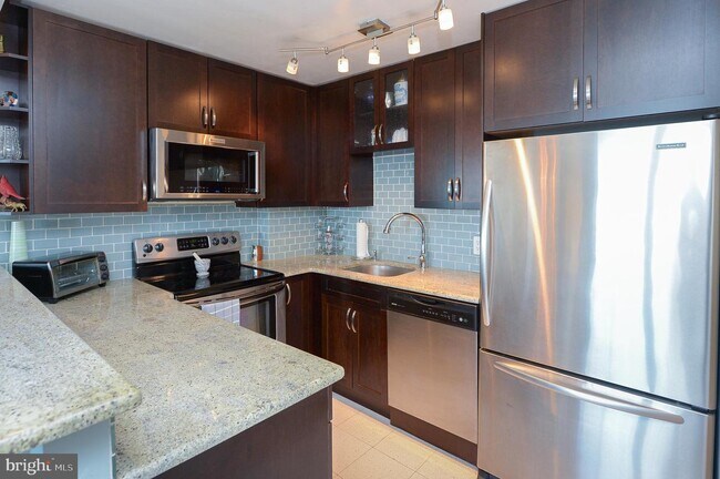 Building Photo - 1420 Locust Walk