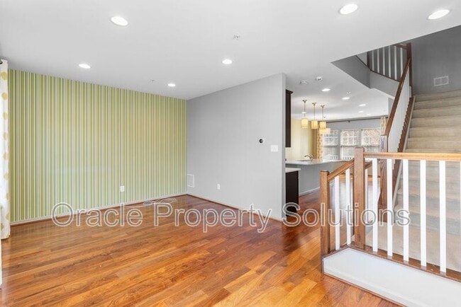 Building Photo - 1201 Falcon Point Dr