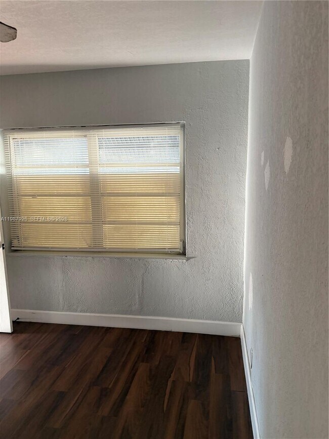 Building Photo - 217 E 48th St