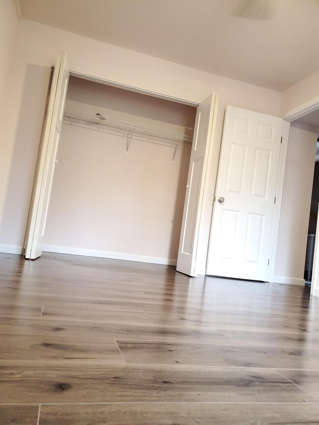 Interior Photo - 1086 Clinton Road