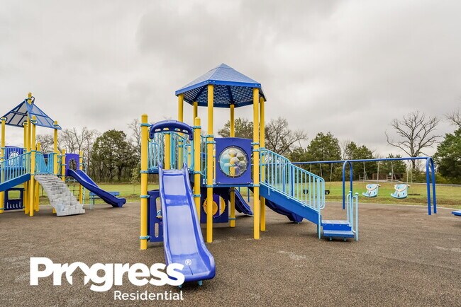 Building Photo - 207 Crest Dr