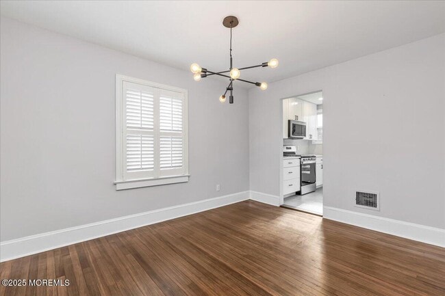 Building Photo - 14 Prospect Ave N