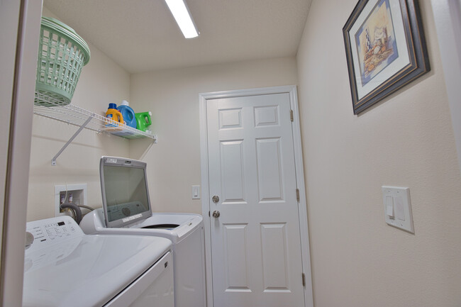 Building Photo - 3887 Hawkeye Cir