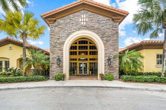 Building Photo - 550 Tomahawk Ct
