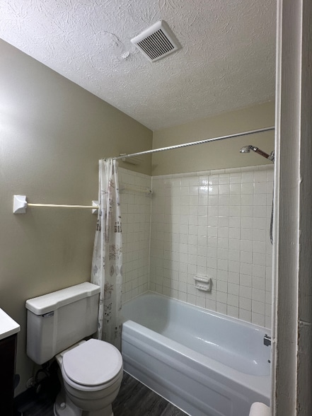 Building Photo - 2523 Broadleaf Ct