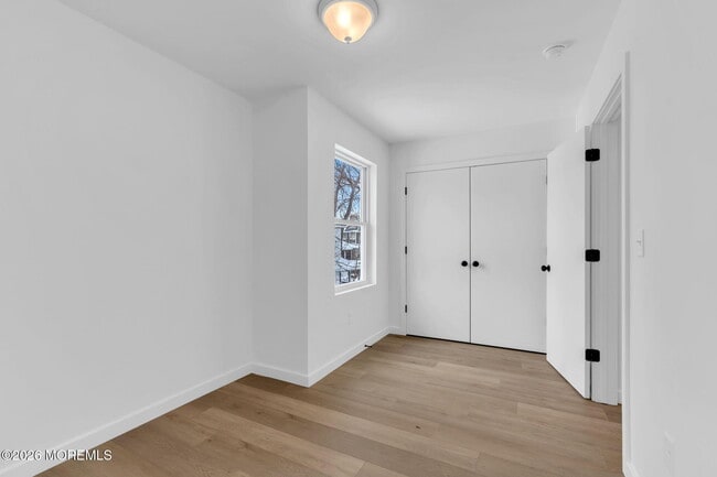 Building Photo - 211 Dewitt Ave