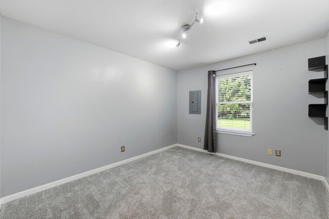 Building Photo - 1499 Stonefield Dr