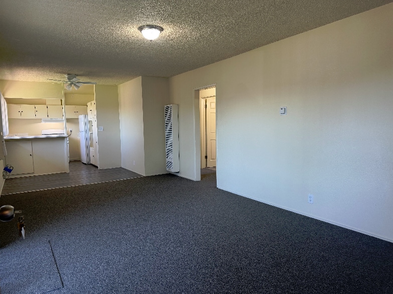 Building Photo - 700 N East End Ave