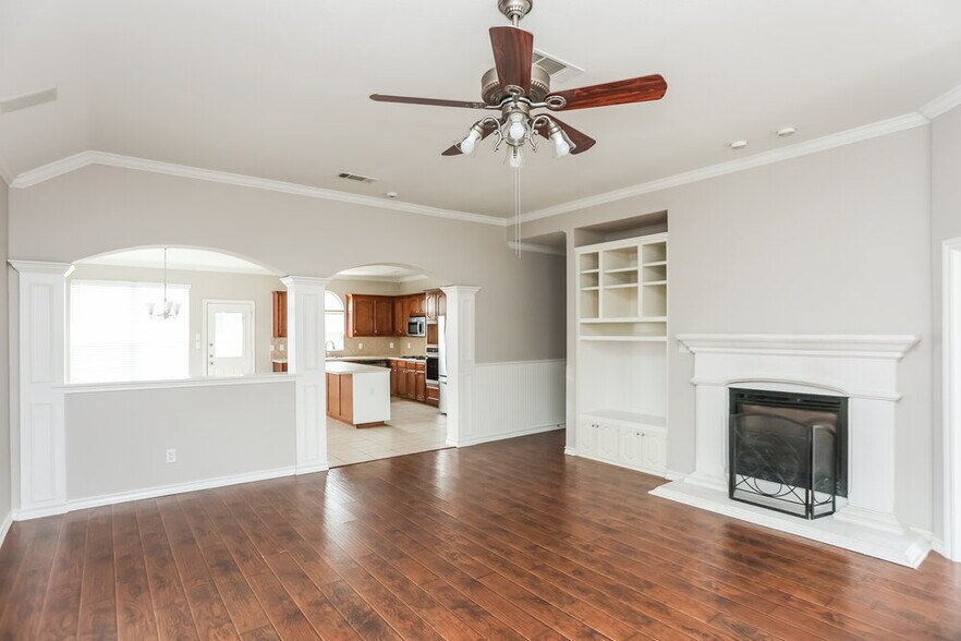 Building Photo - 4520 Chesapeake Bay Dr