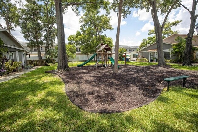 Building Photo - 10049 Lake Oak Cir