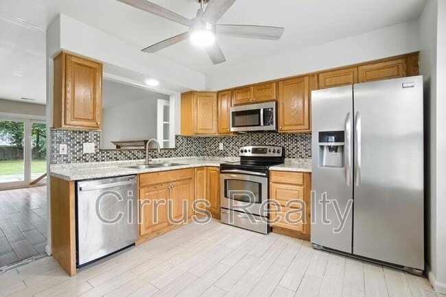 Building Photo - 142 Springdale Way