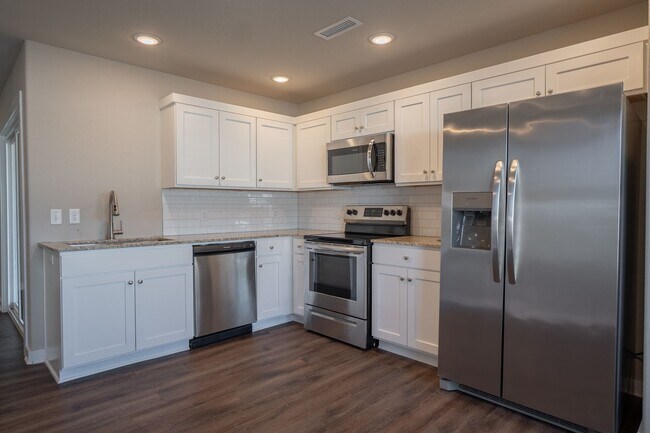 Building Photo - 3 Bedroom 2 Bathroom Home in  Farmington, AR!!!