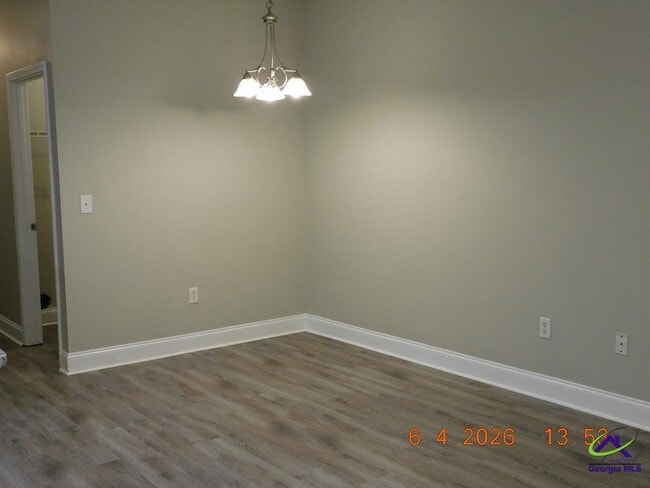 Building Photo - 408 Club Villa Court