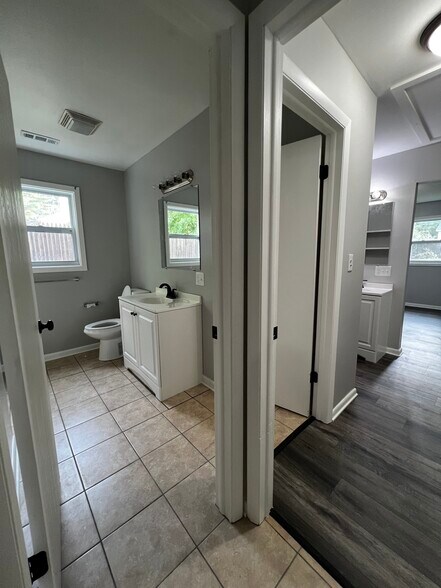 Building Photo - 4 Plantation Ln