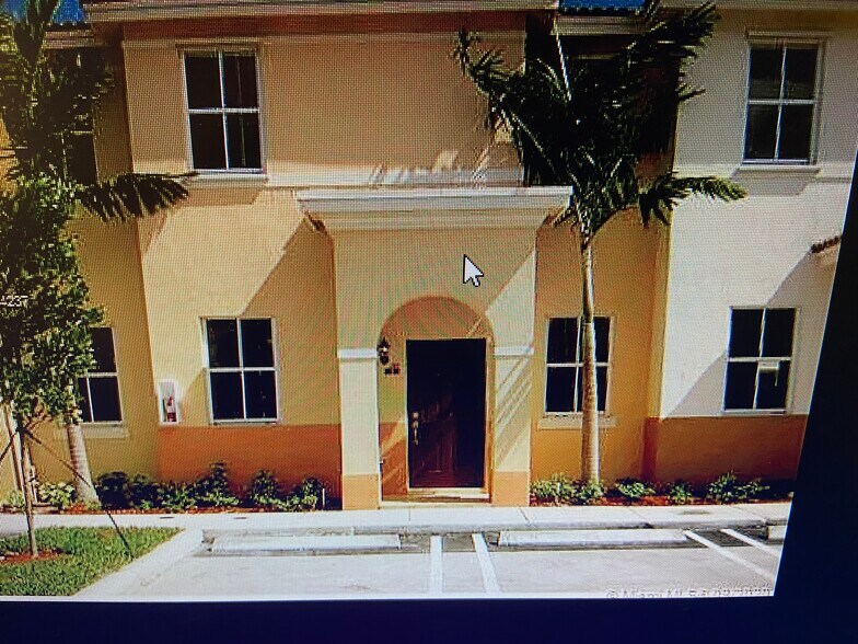Building Photo - 6916 NW 174th Ter